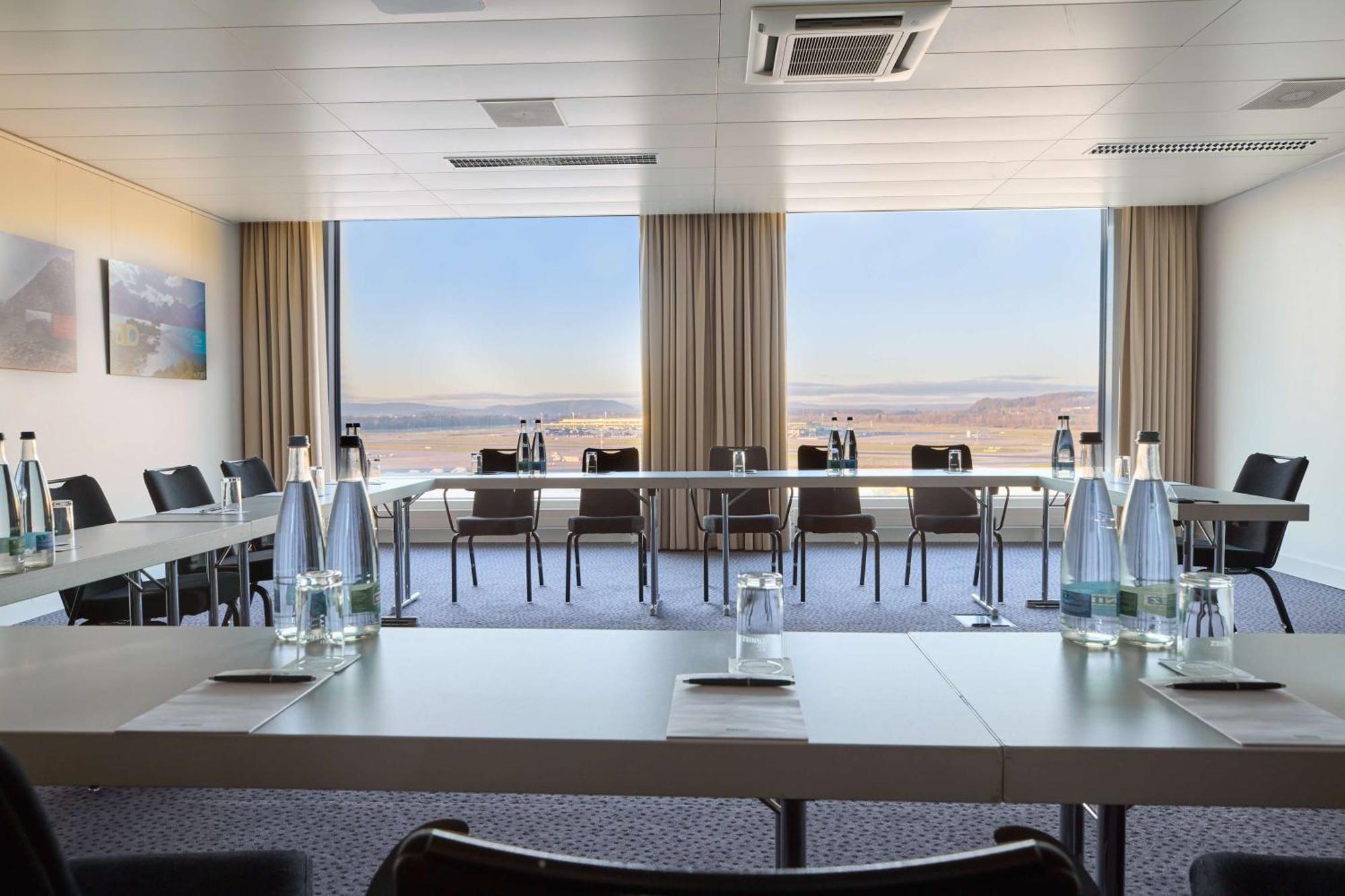 Radisson Blu Hotel Zurich Airport Kloten Exterior photo