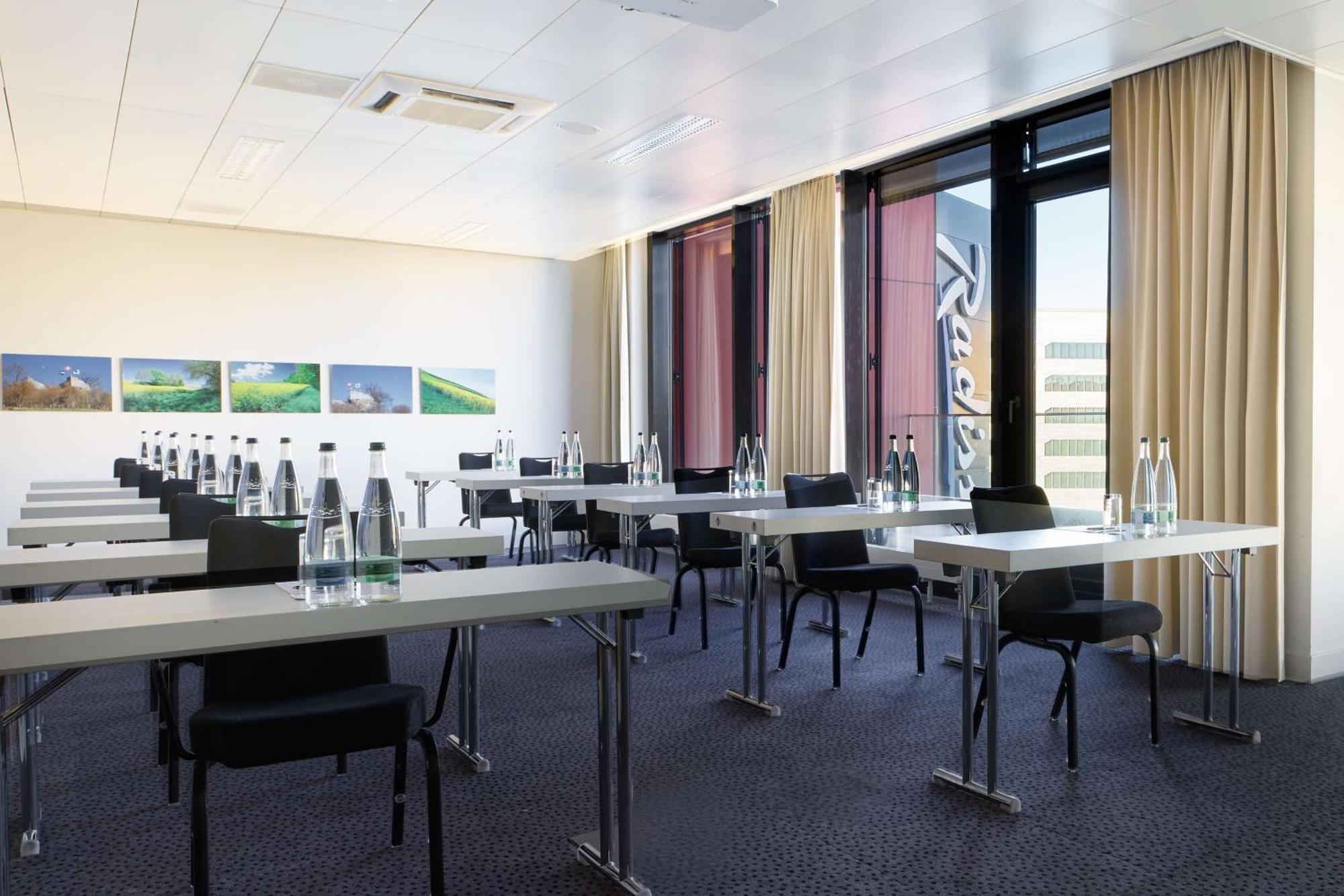 Radisson Blu Hotel Zurich Airport Kloten Exterior photo