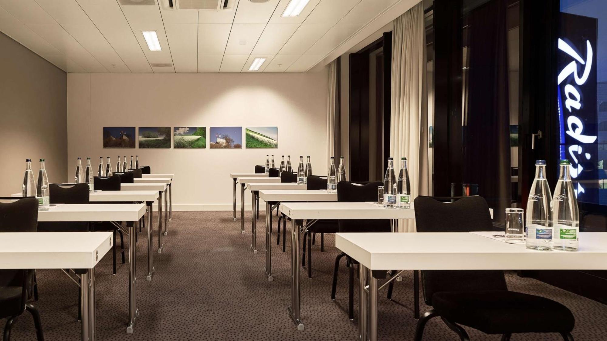 Radisson Blu Hotel Zurich Airport Kloten Exterior photo